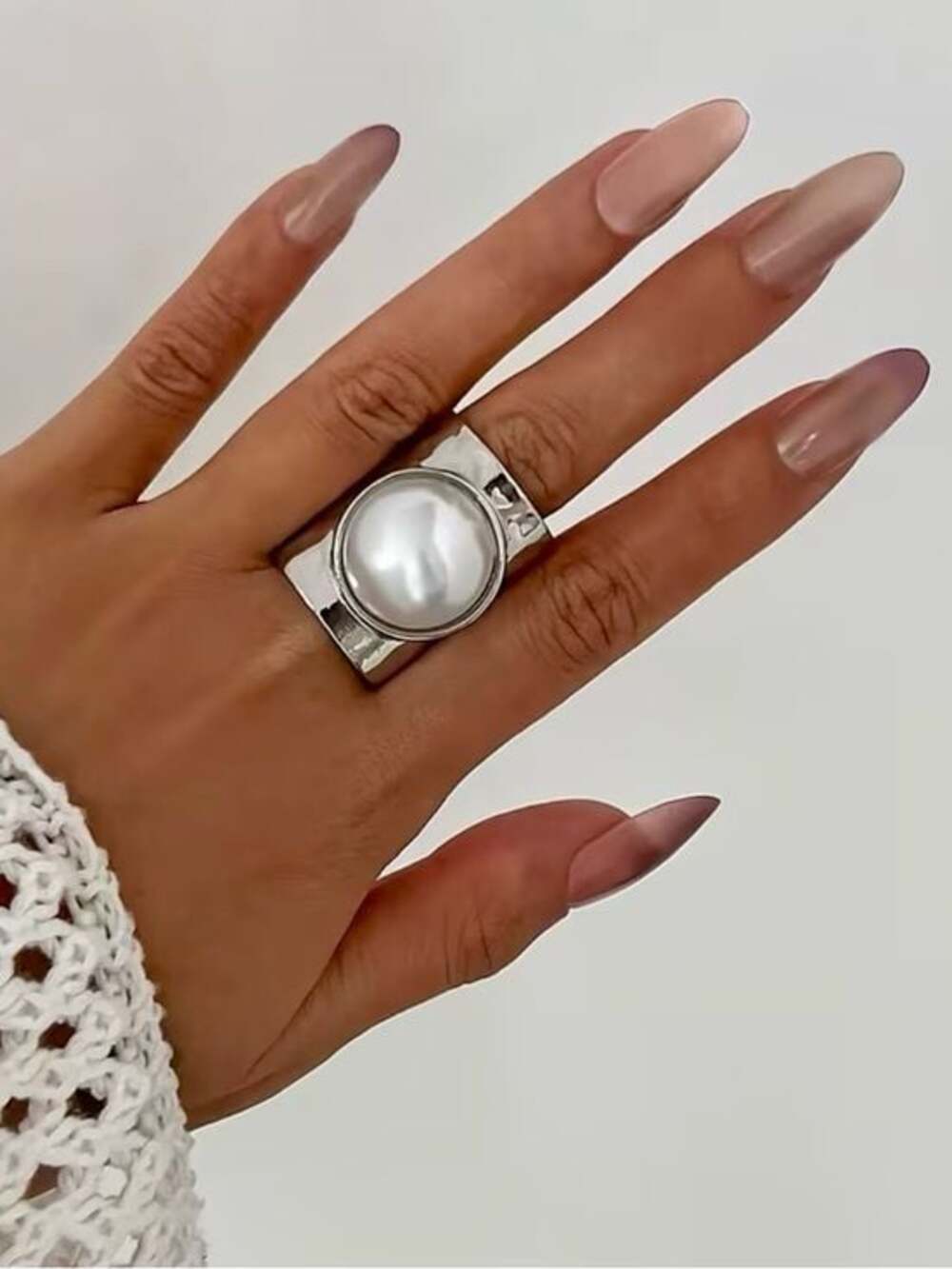 Vintage Inspired Oversized Pearl Ring – Elegant Fashion Jewelry